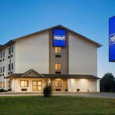 Travelodge By Wyndham Livonia Exterior foto